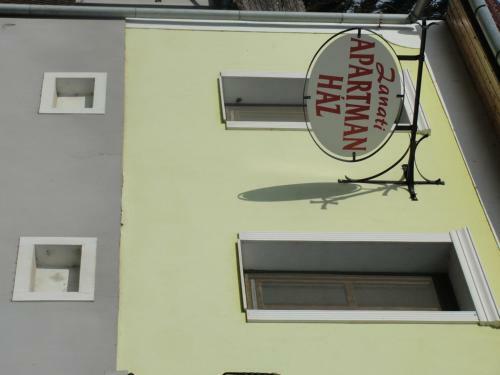 Zanati Apartmannh�z