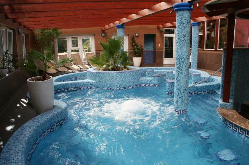 Hotel Bagolyv�r Guesthouse, Restaurant, Wellness