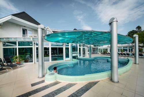 Liget Wellness �s Konferencia Hotel