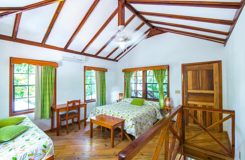Hotel Las Rocas Resort And Dive Center