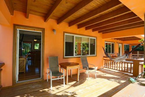 Bed & Breakfast Posada Seremein Roatan