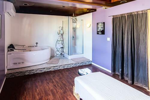Hotel Aqua Suites Guam