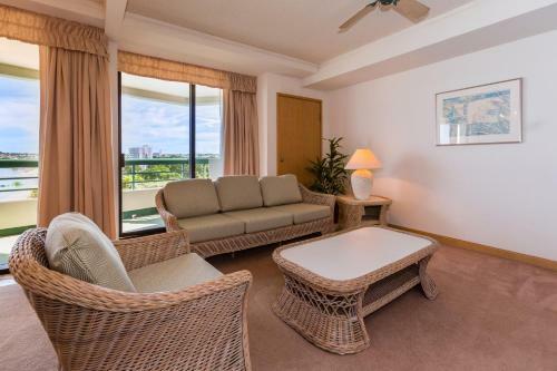 Hotel Alupang Beach Tower