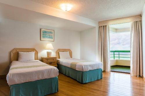 Hotel Alupang Beach Tower