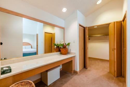 Hotel Alupang Beach Tower