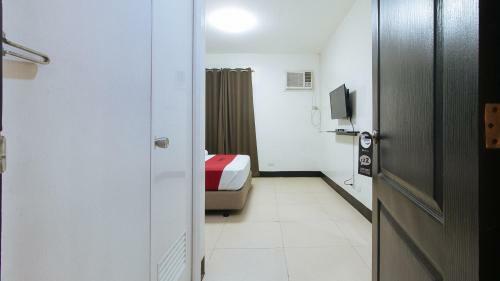 Hotel Reddoorz Plus @ Edsa Congressional