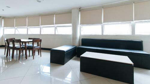 Hotel Reddoorz Plus @ Edsa Congressional