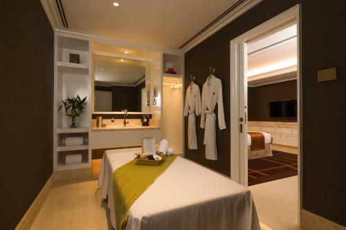 Hotel Okada Manila (staycation Approved)