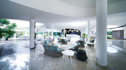 Hotel Tambuli Seaside Resort And Spa