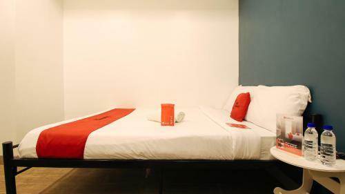 Hotel Reddoorz Plus @ San Marcelino Malate
