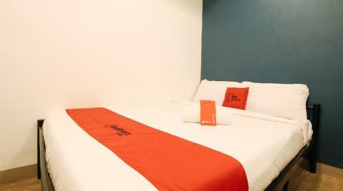 Hotel Reddoorz Plus @ San Marcelino Malate