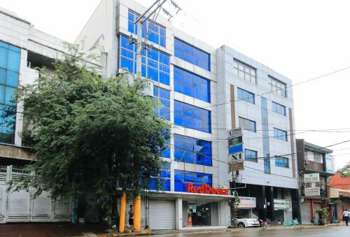 Hotel Reddoorz Plus @ San Marcelino Malate