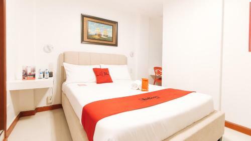Hotel Reddoorz Near Mercado Del Lago