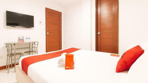Hotel Reddoorz Near Mercado Del Lago
