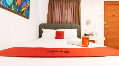 Hotel Reddoorz Near Mercado Del Lago