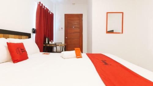 Hotel Reddoorz Near Mercado Del Lago