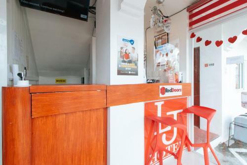 Hotel Reddoorz Near Mercado Del Lago