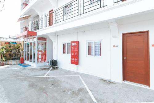 Hotel Reddoorz Near Mercado Del Lago
