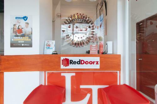 Hotel Reddoorz Near Mercado Del Lago
