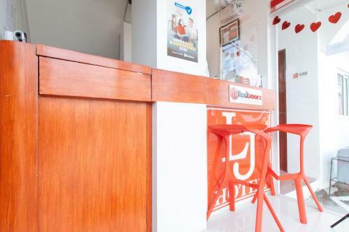 Hotel Reddoorz Near Mercado Del Lago