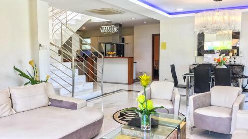 Luxury 4-bedroom Villa In Mactan Cebu