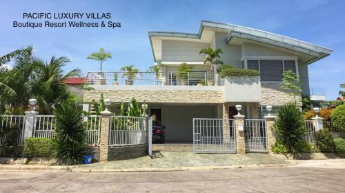 Luxury 4-bedroom Villa In Mactan Cebu