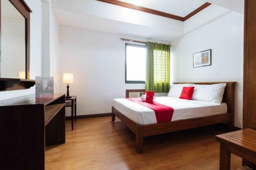 Hotel Reddoorz @ Moonwalk Paranaque