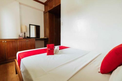 Hotel Reddoorz @ Moonwalk Paranaque