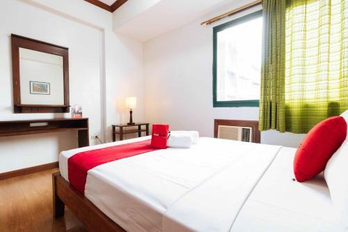 Hotel Reddoorz @ Moonwalk Paranaque