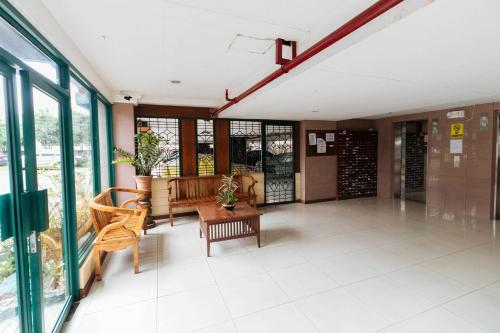 Hotel Reddoorz @ Moonwalk Paranaque