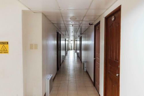 Hotel Reddoorz @ Moonwalk Paranaque