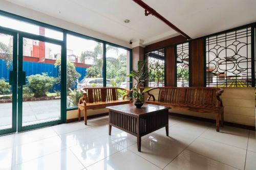 Hotel Reddoorz @ Moonwalk Paranaque