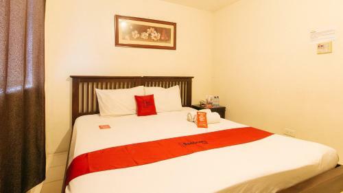 Hotel Reddoorz Plus @ E Rodriguez Corner Banawe
