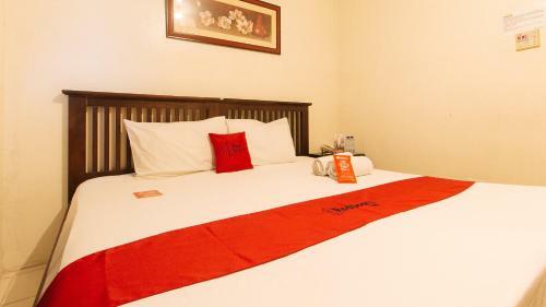 Hotel Reddoorz Plus @ E Rodriguez Corner Banawe