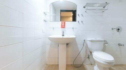 Hotel Reddoorz @ Kassel Para�aque