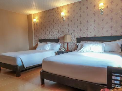 Hotel Tagaytay Wingate Manor