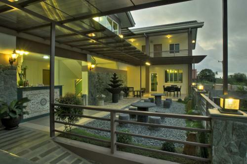 Hotel Tagaytay Wingate Manor