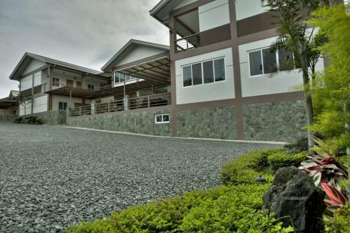 Hotel Tagaytay Wingate Manor