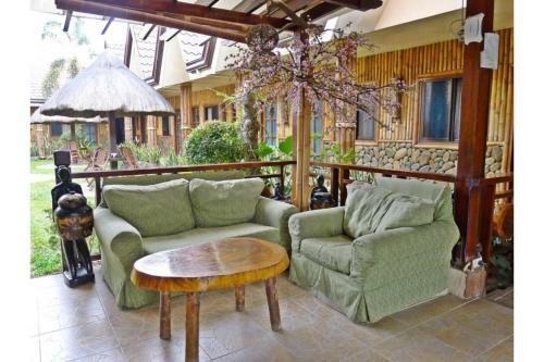 Hotel Oyo 676 Casa Fuerte Bed And Breakfast
