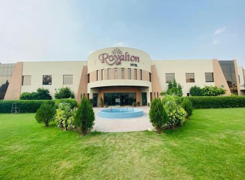 Royalton Hotel Faisalabad
