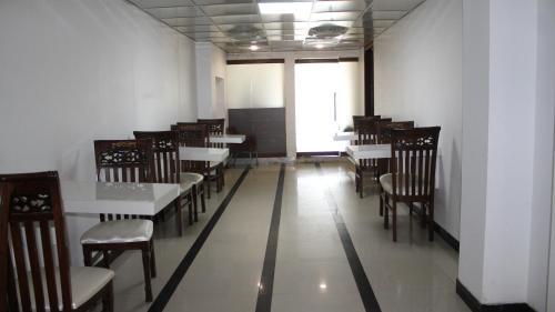 Hotel Comfort Inn (r)