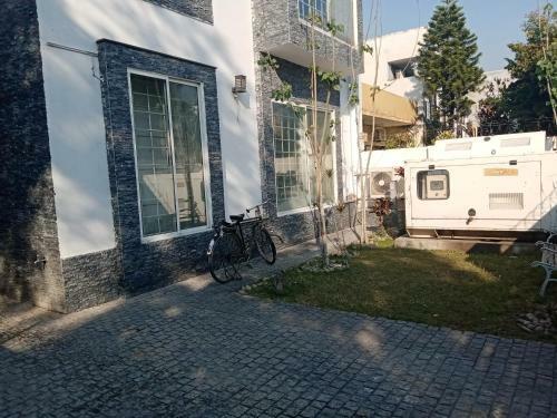 Hostal Crosswinds Guest House