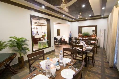 Hostal Crosswinds Guest House