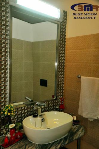 Hostal Blue Moon Residency
