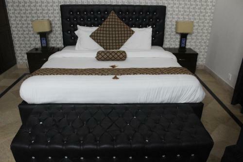 Hostal Royal Luxus Guest House