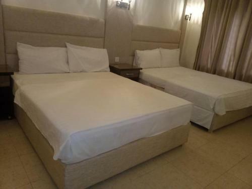 Hostal Royal Hayat - Budget Double Room