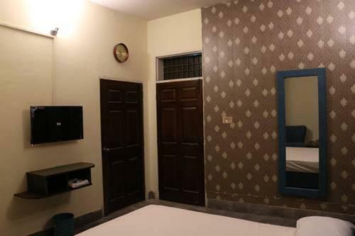 Hotel Four Season Inn