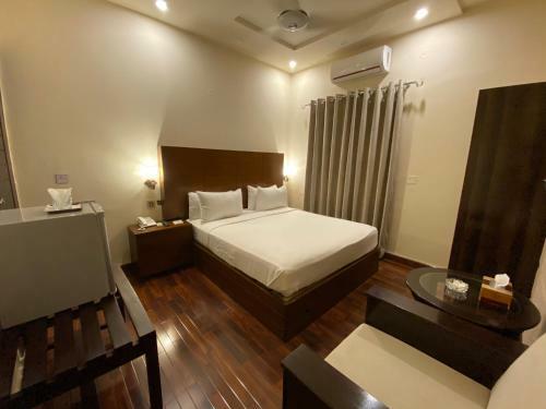 Hotel Shelton?s Rezidor Lahore