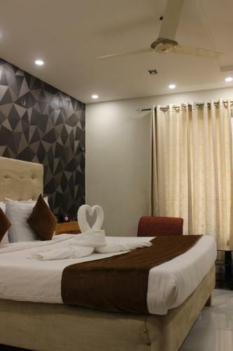 Lawrence Luxury Apartments Lahore