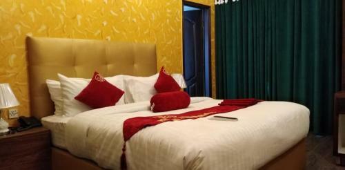 Hotel The Holiday
